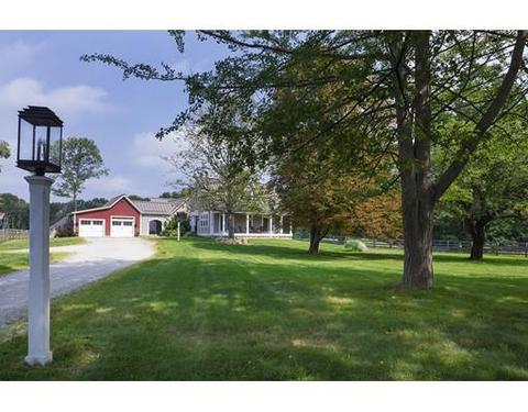 80 Prospect St, Upton, MA 01568 photo 2