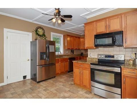 10 Putnam St, Danvers, MA 01923 photo 4
