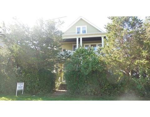 75 Charles St, Chicopee, MA 01020 photo 2