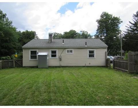 7 Bruce St, Springfield, MA 01119 photo 4