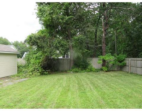 7 Bruce St, Springfield, MA 01119 photo 5