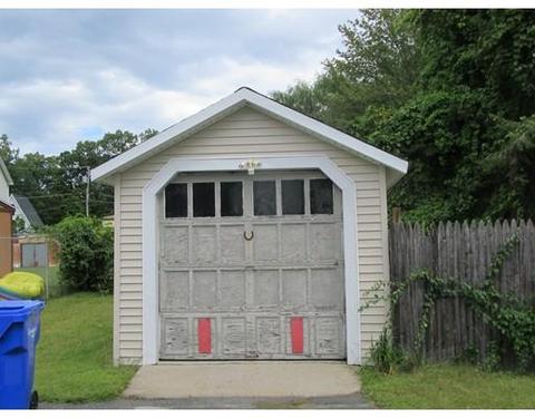 7 Bruce St, Springfield, MA 01119 photo 3
