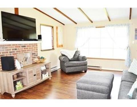 199 Parkerview St, Springfield, MA 01129 photo 6