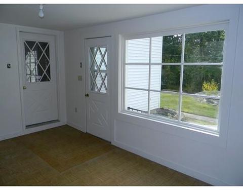 218 Drury Ln, Northampton, MA 01060 photo 3