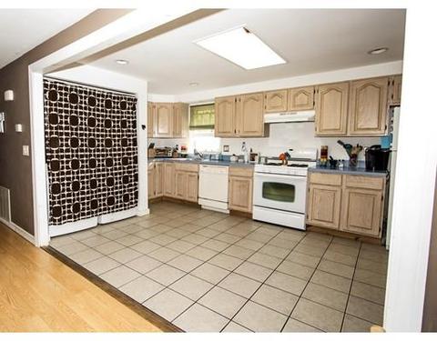 43 Camardo Dr, Wareham, MA 02571 photo 3