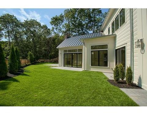 2 Trinity Ct, Wellesley, MA 02481 photo 2