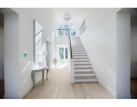 2 Trinity Ct, Wellesley, MA 02481 photo 4