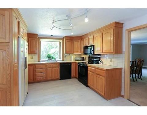 2 White Pine Dr, Georgetown, MA 01833 photo 4