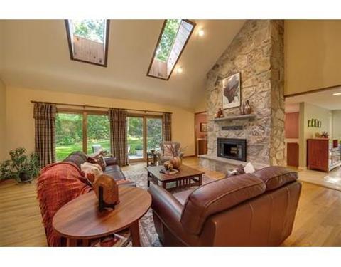 9 Canterbury Rd, Windham, NH 03087 photo 5