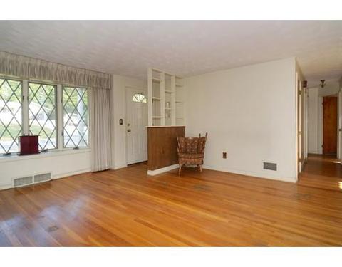 47 Border Rd, Reading, MA 01867 photo 2