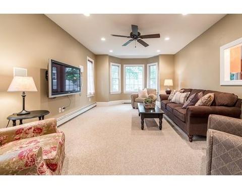 46 Washington St, Reading, MA 01867 photo 5