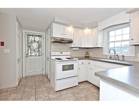 11 Windsor Rd, Stoneham, MA 02180 photo 10
