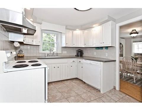 11 Windsor Rd, Stoneham, MA 02180 photo 9
