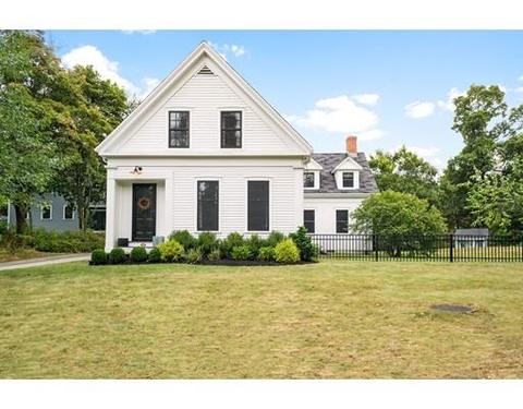 348 East St, Hingham, MA 02043 photo 1