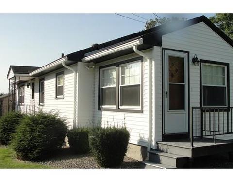 26 Robin Rd, Worcester, MA 01604 photo 2