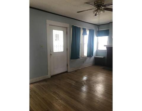 45 Fox St, West Springfield, MA 01089 photo 2