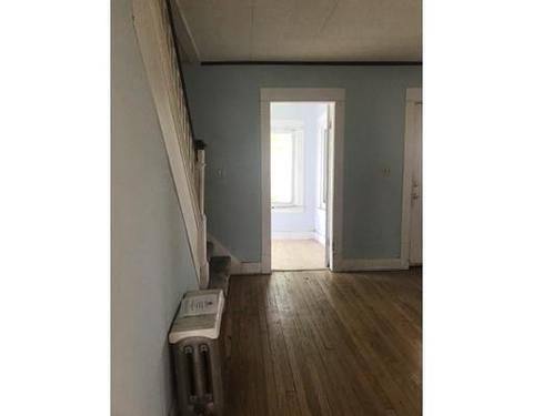 45 Fox St, West Springfield, MA 01089 photo 3