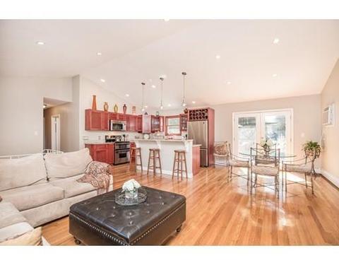 2 Scribner Rd, Peabody, MA 01960 photo 2