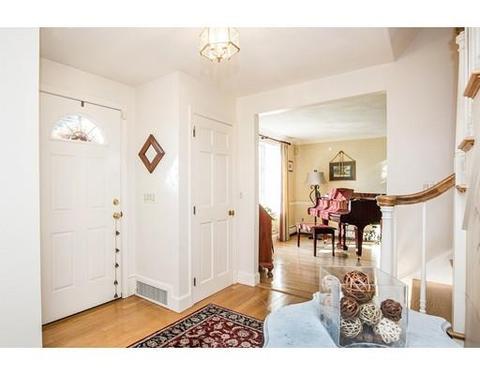 2 Surrey Ln, Danvers, MA 01923 photo 3