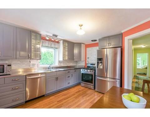 1008 Parker St, Springfield, MA 01129 photo 2