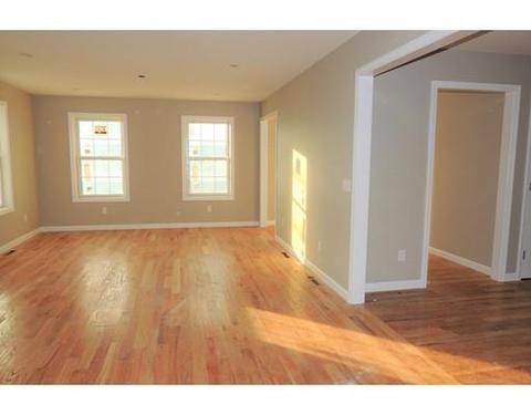 17 Silvia St, Springfield, MA 01104 photo 5