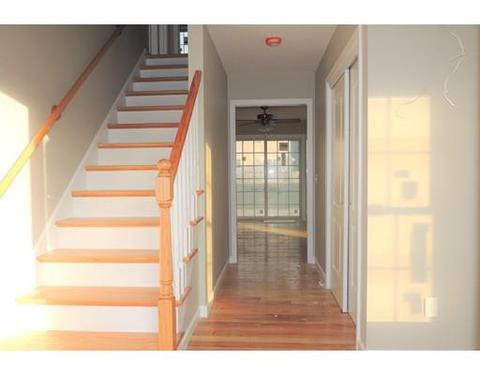 17 Silvia St, Springfield, MA 01104 photo 2