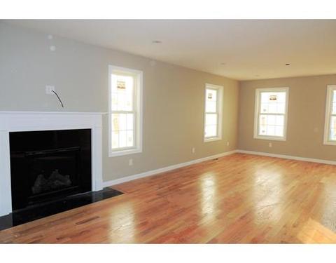 17 Silvia St, Springfield, MA 01104 photo 3