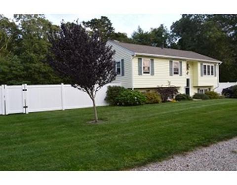 67 Mayflower Ln, East Wareham, MA 02538 photo 2