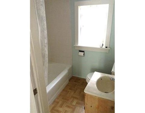 27 Clark St, Easthampton, MA 01027 photo 6