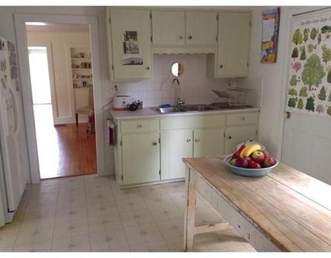 27 Clark St, Easthampton, MA 01027 photo 4