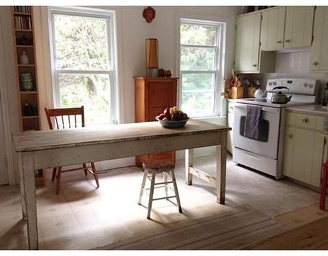 27 Clark St, Easthampton, MA 01027 photo 5