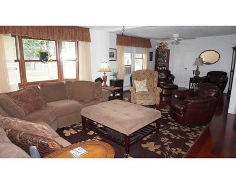 59 Tulsa St, Springfield, MA 01118 photo 4