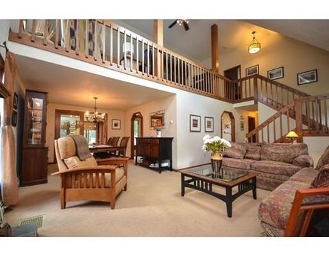 66 Dodge Hill Rd, Sutton, MA 01590 photo 2