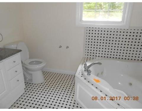 143 Blanan Dr, Chicopee, MA 01020 photo 8