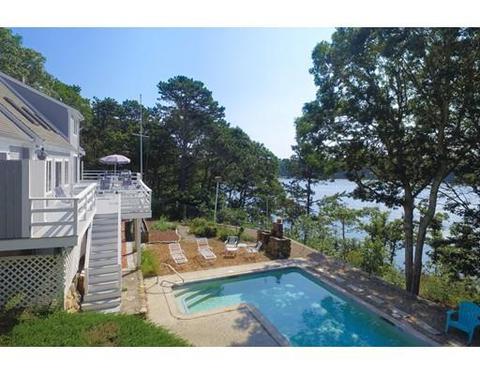 17 Cedar St, Mashpee, MA 02649 photo 2