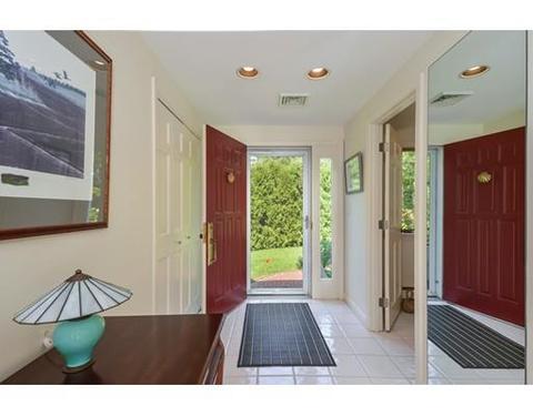 17 Cedar St, Mashpee, MA 02649 photo 4