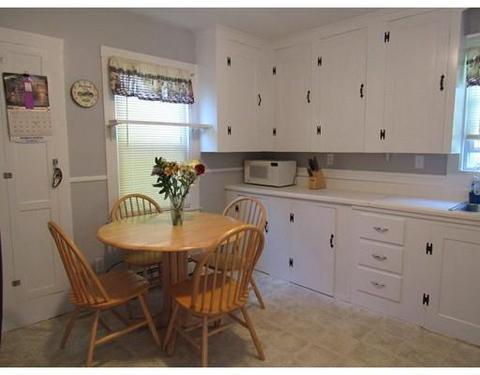 51 Robert St, Dracut, MA 01826 photo 8