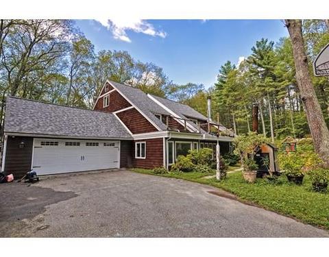 22 Forest St, Upton, MA 01568 photo 2