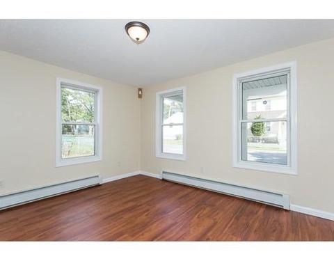 74 Gresham St, Springfield, MA 01119 photo 9
