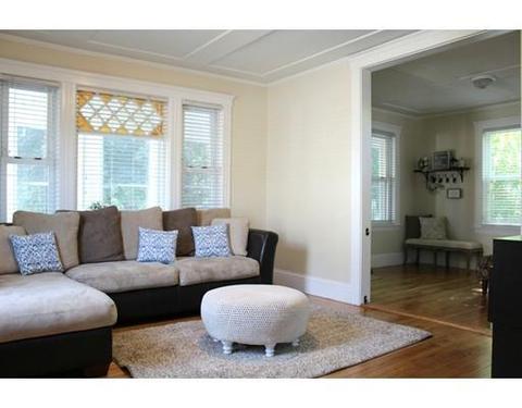 4 Genoa St, Worcester, MA 01603 photo 8
