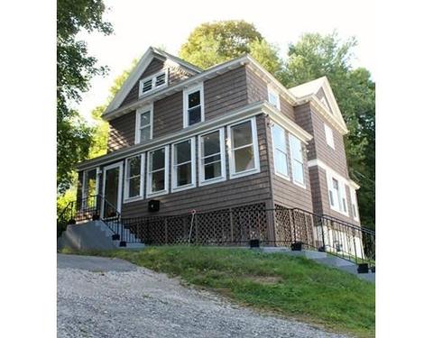 4 Genoa St, Worcester, MA 01603 photo 2