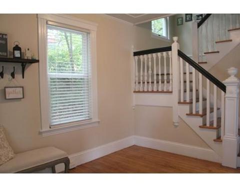 4 Genoa St, Worcester, MA 01603 photo 3