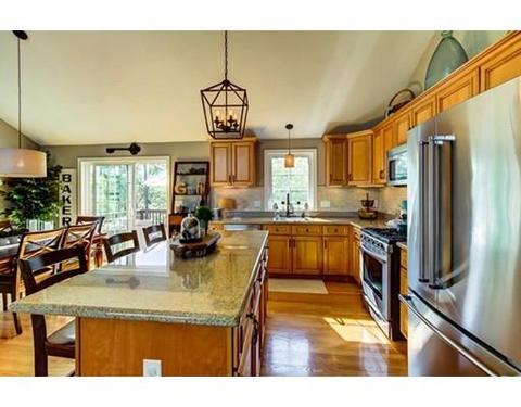 9 Holly Ter, Worcester, MA 01607 photo 5