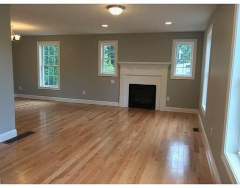 29 Jonathan Dr, Ayer, MA 01432 photo 2
