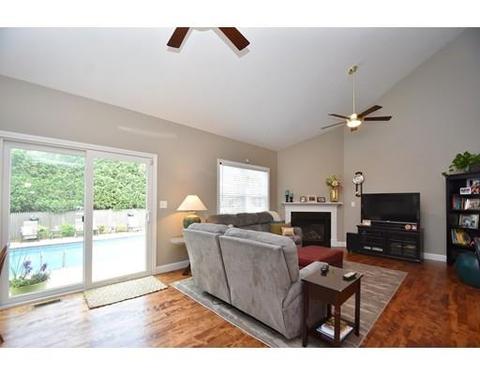 14 Jay Dr, Framingham, MA 01701 photo 9