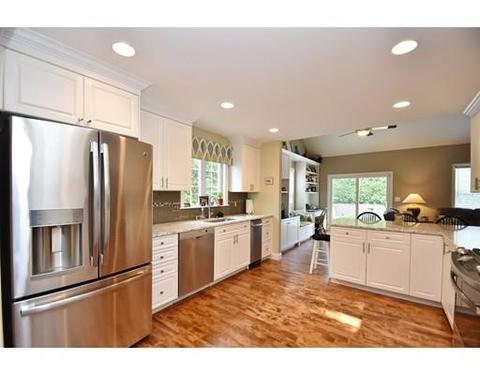 14 Jay Dr, Framingham, MA 01701 photo 2