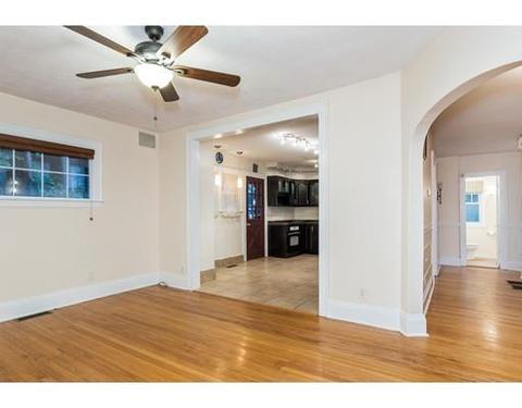 109 Wayne St, Springfield, MA 01118 photo 15