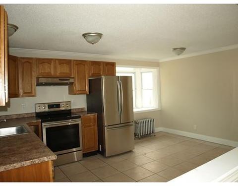 3 Canton St, Springfield, MA 01104 photo 2