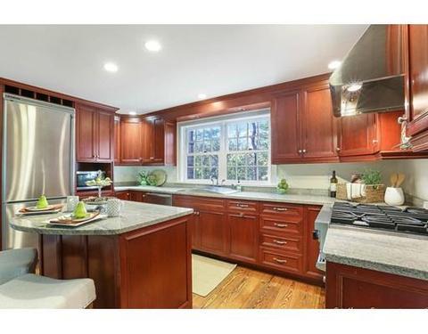 4 Eagle Ln, Beverly, MA 01915 photo 3