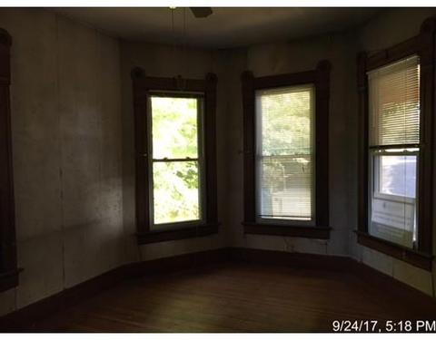 42 Sterns Ter, Springfield, MA 01105 photo 6